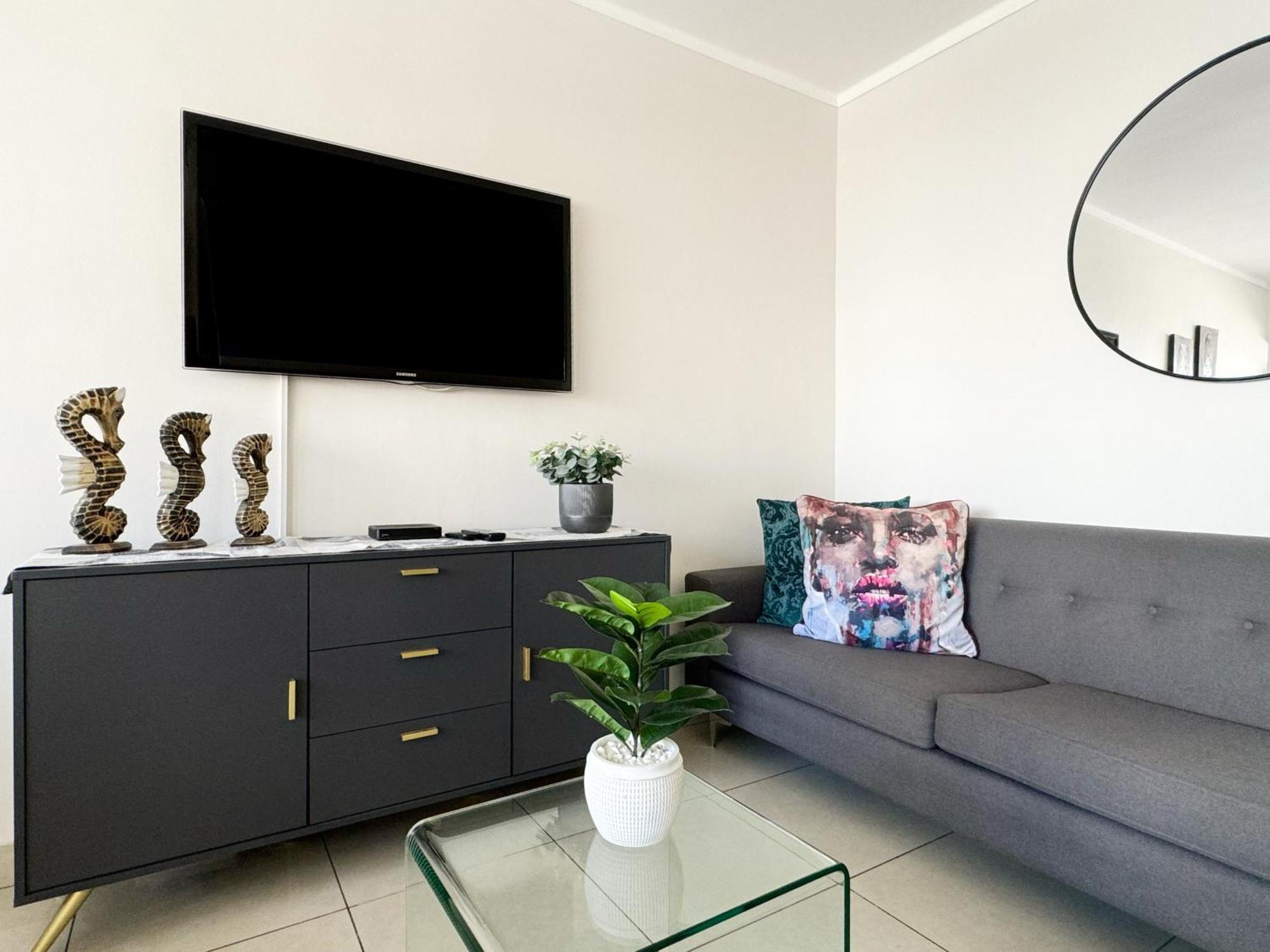 Perfect Beachfront Apartment Cape Town